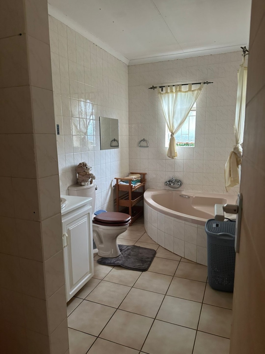 4 Bedroom Property for Sale in Schoemansville North West
